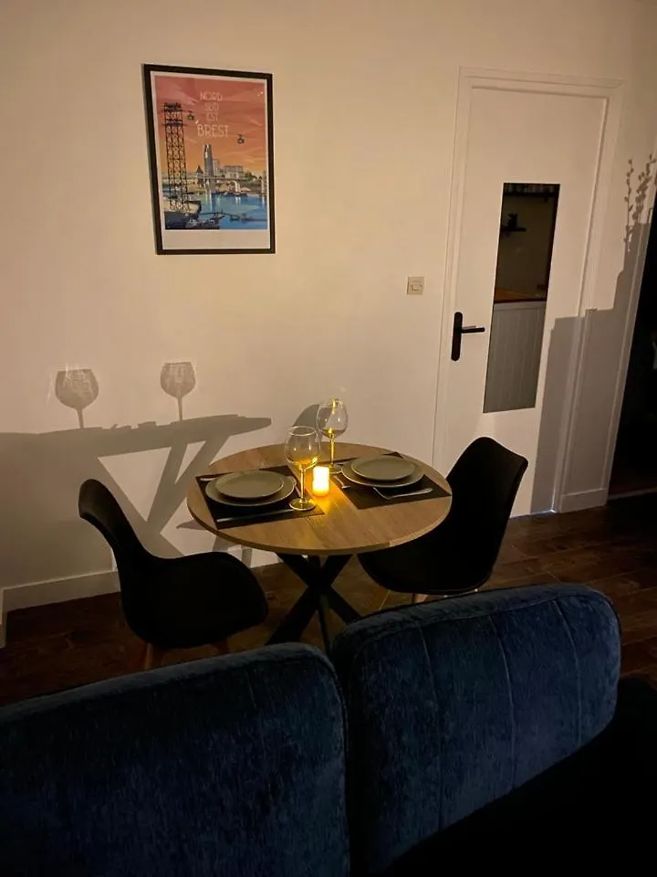Appartement Moderne Proche Commerces Brest Apartment